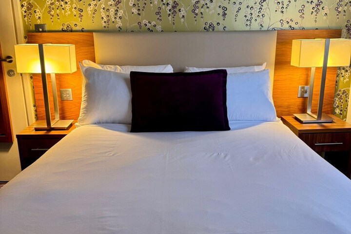 Room 15 of 32