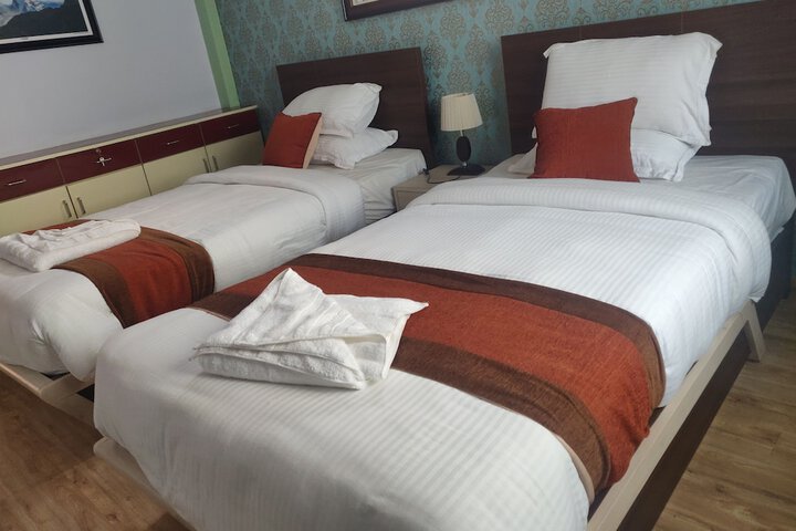 Room 30 of 32