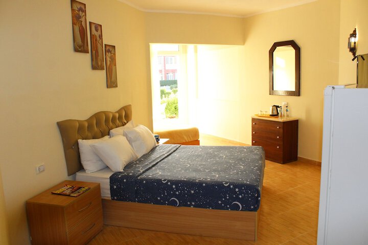Room 13 of 70