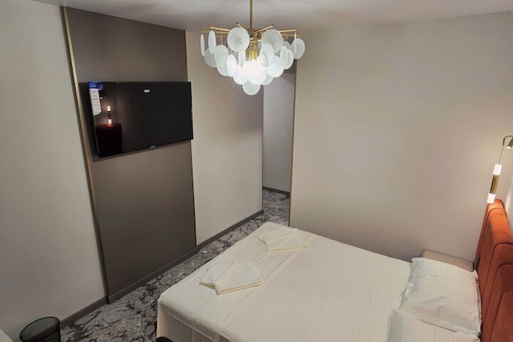 Room 48 of 127