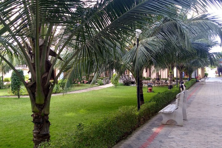 Hotel Exterior 2 of 14
