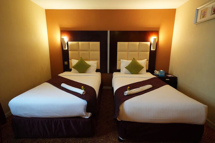Room 6 of 15