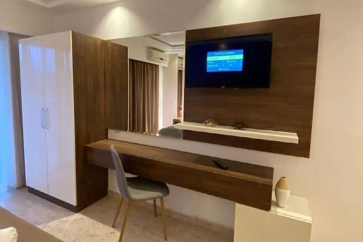 Room 32 of 132