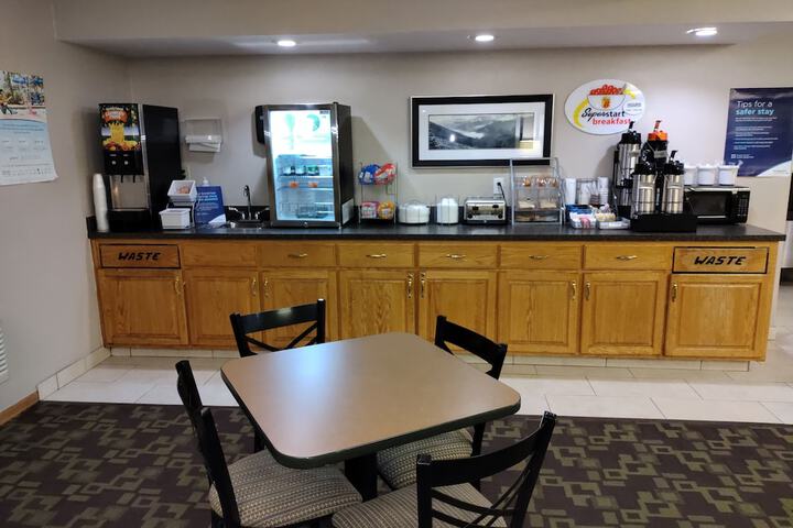 Breakfast area