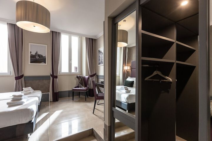 Room 35 of 222