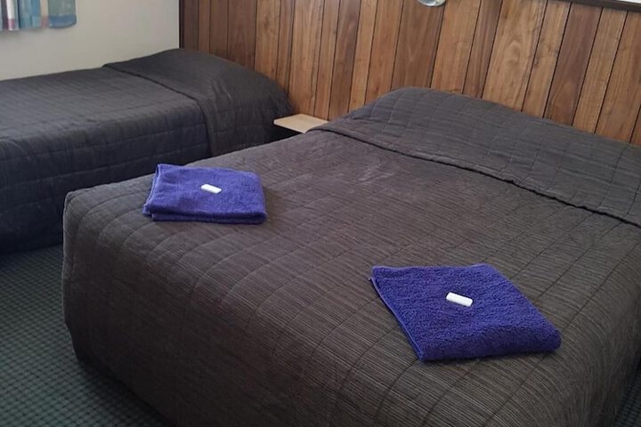 Room 4 of 12