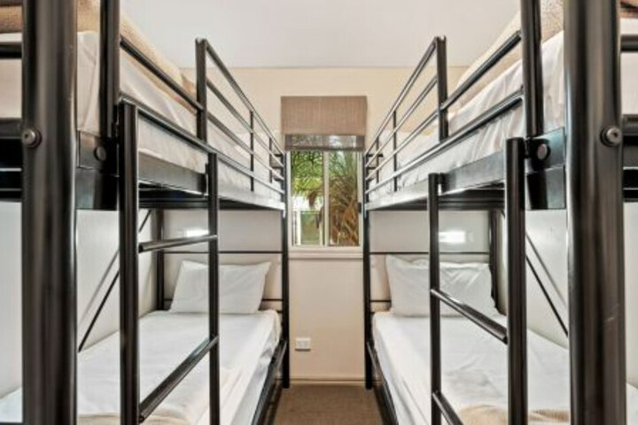 Room 30 of 128