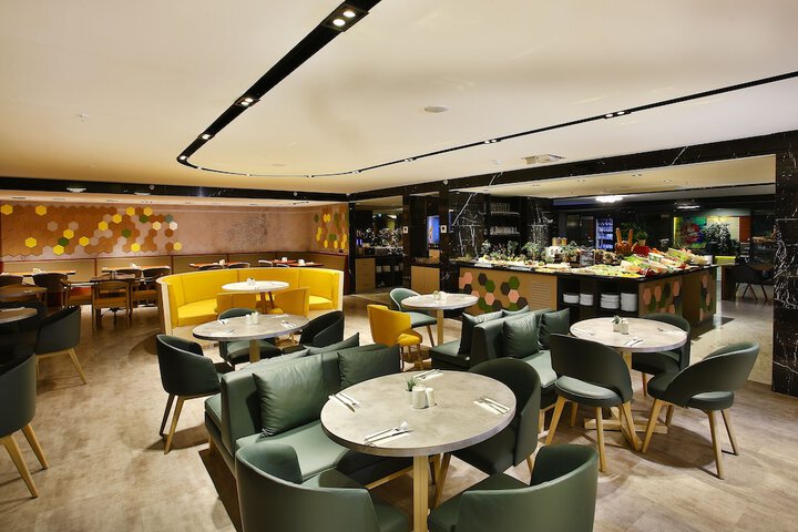 Dining 103 of 166