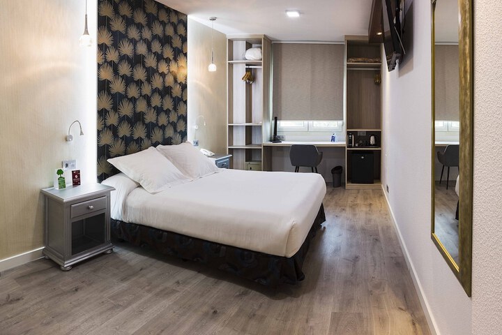 Room 13 of 72