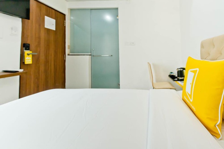 Room 13 of 40