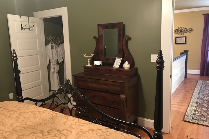 Room 4 of 47