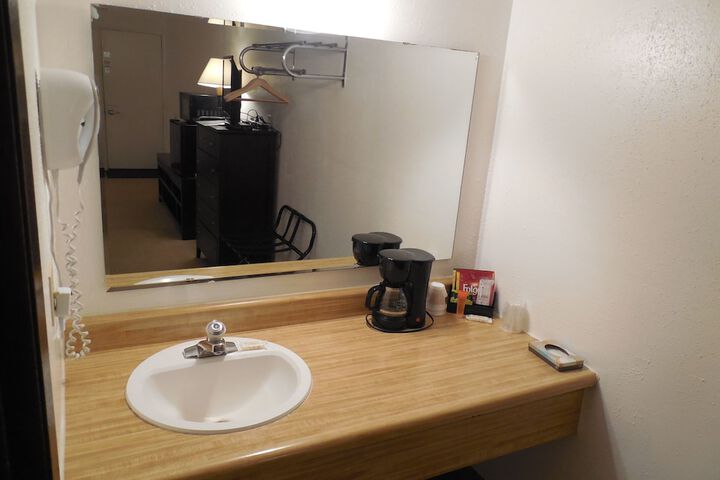 Room 50 of 54