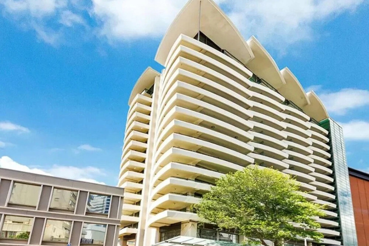Qv Central Upscale Apt in a Hotel Building 929