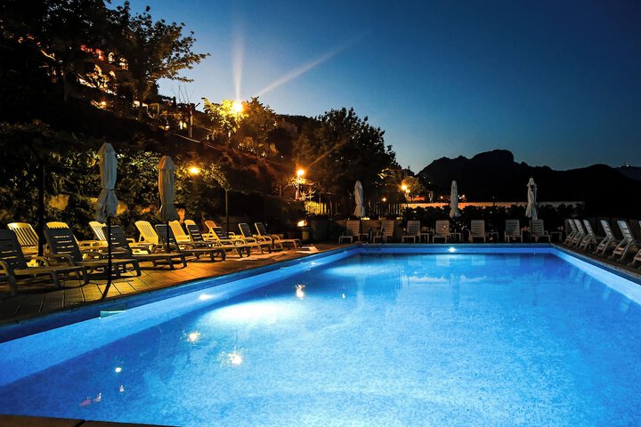Pool 75 of 94