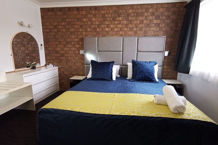 Room 7 of 79