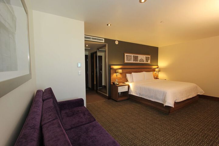 Room 14 of 65