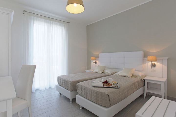 Room 4 of 60