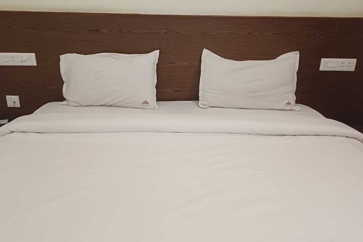 Room 9 of 95