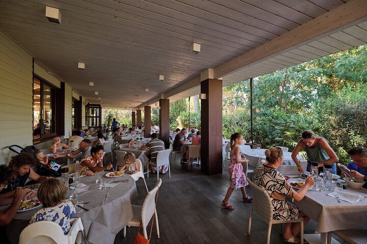 Dining 123 of 159