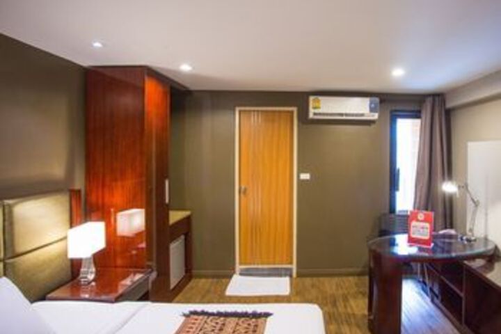 Room 30 of 100