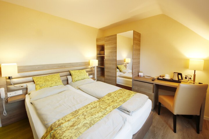 Room 8 of 52