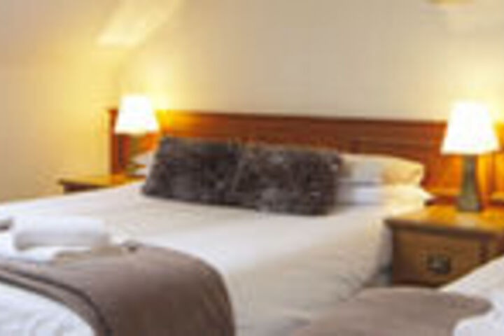 Room 8 of 16