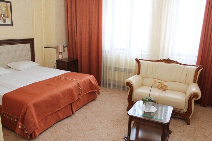 Room 14 of 36
