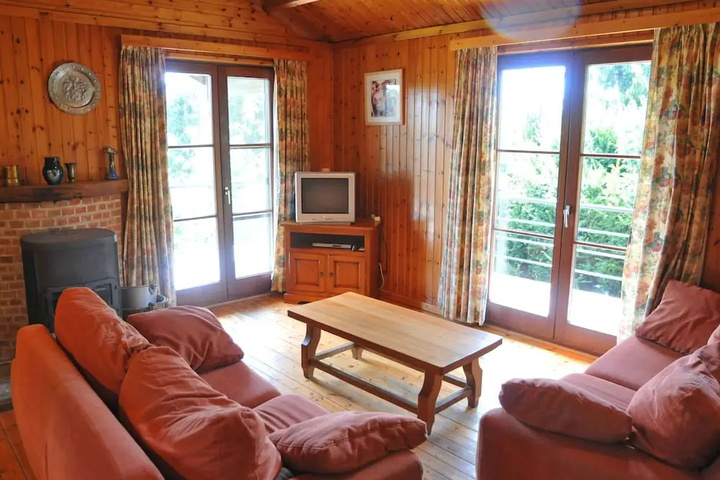 Room 4 of 10