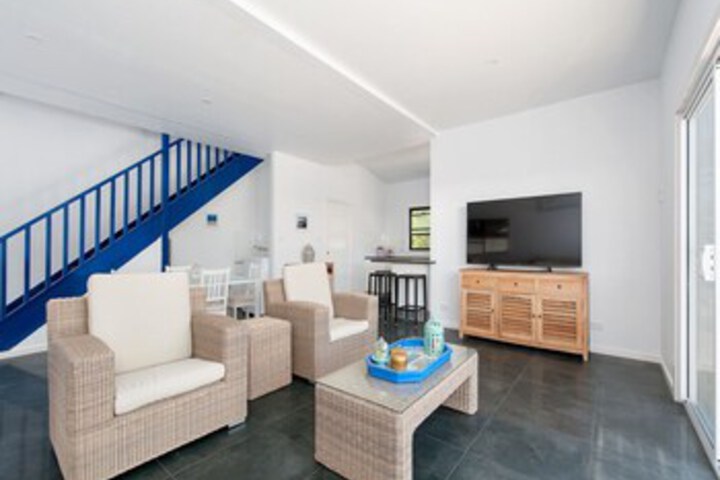 Room 2 of 16