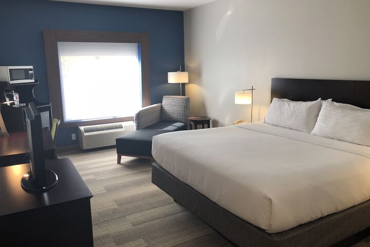 Room 5 of 41