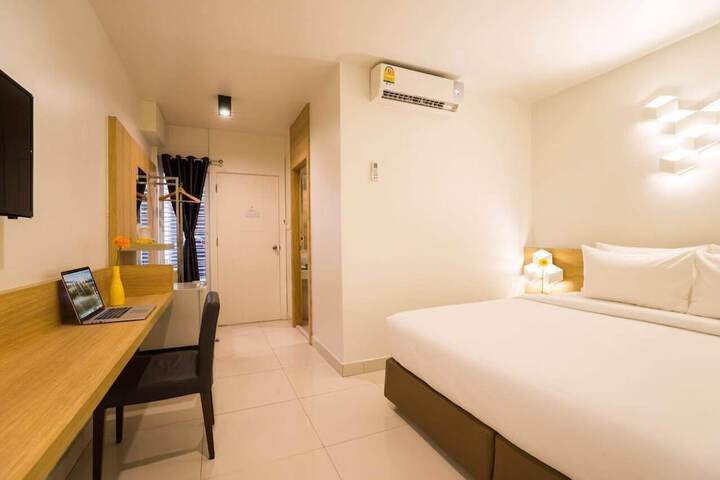 Room 12 of 25