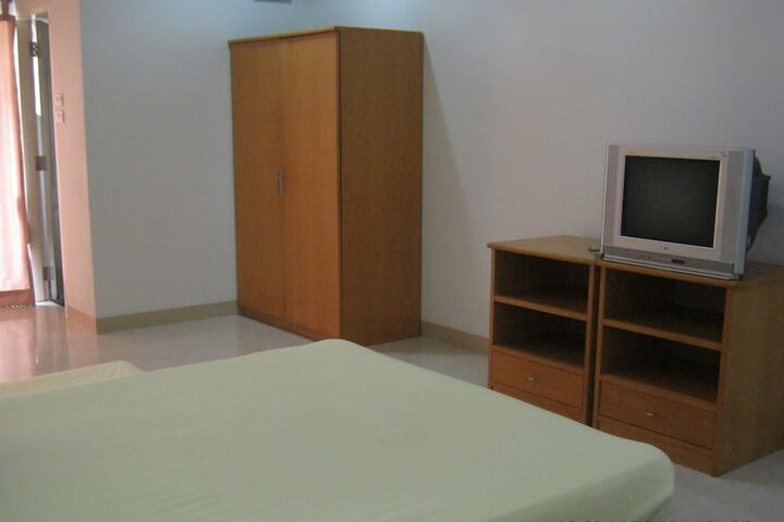 Room 7 of 61