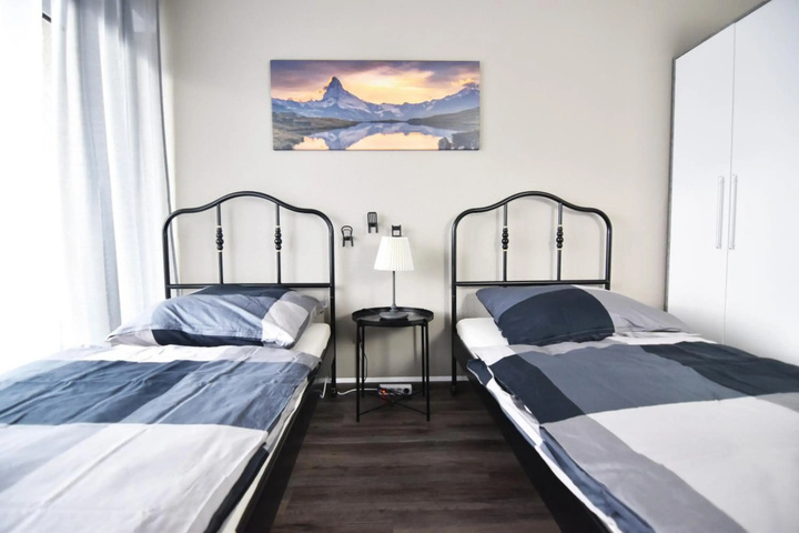 Room 4 of 22