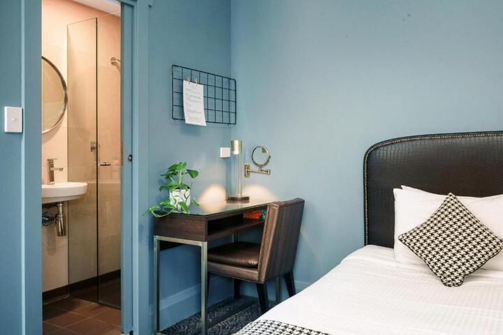 Photo 9