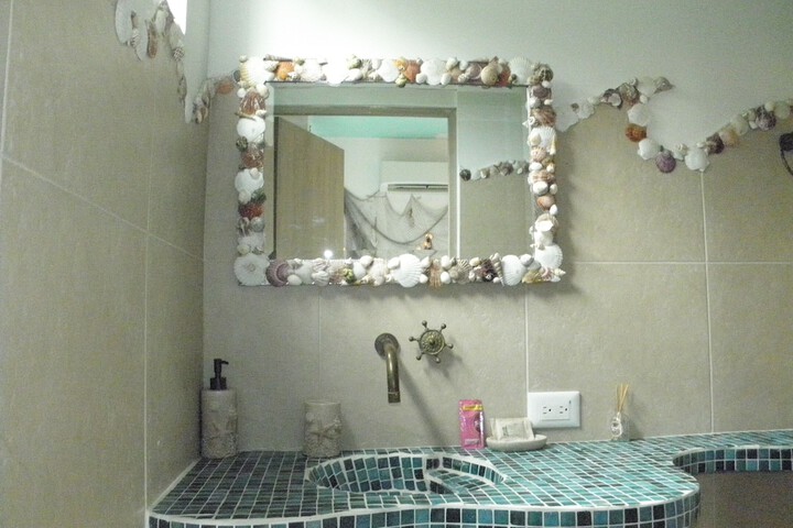 Room 80 of 102
