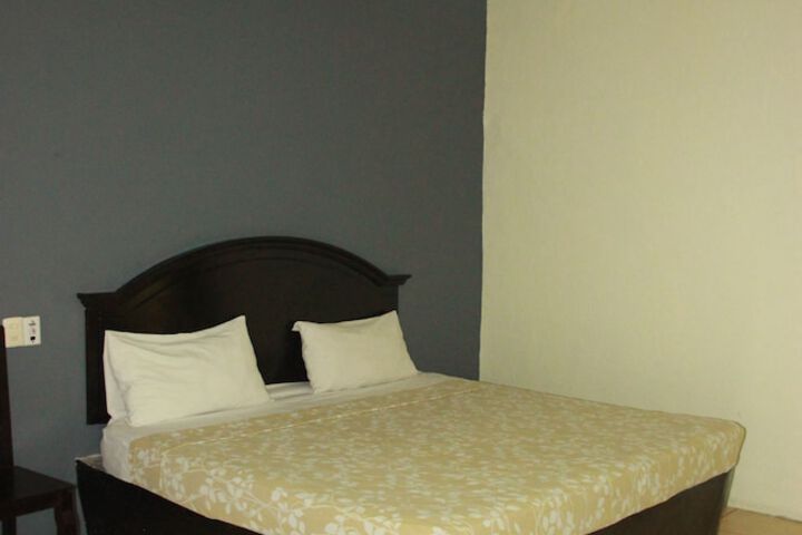 Room 5 of 6
