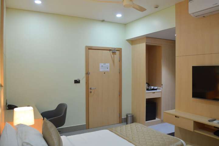 Room 5 of 26