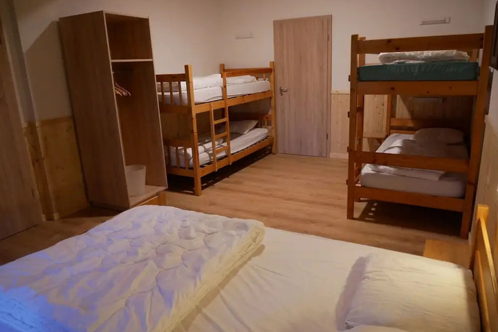 Room 3 of 10