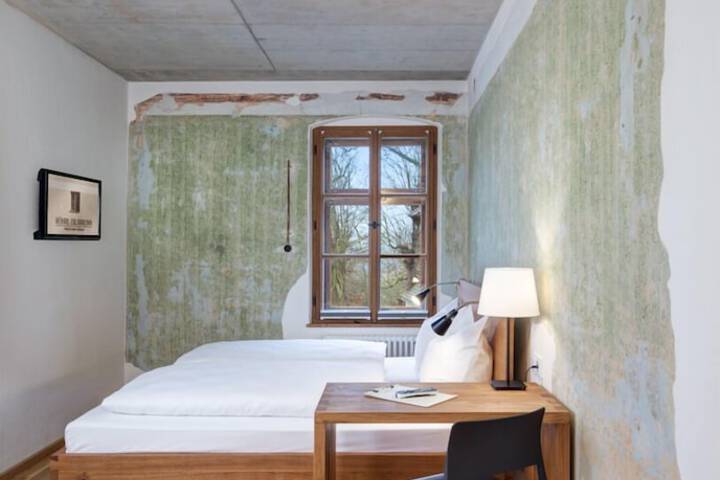 Room 10 of 56