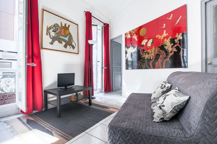 Room 6 of 13