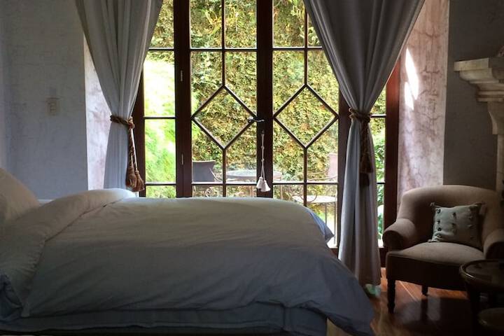 Room 6 of 70