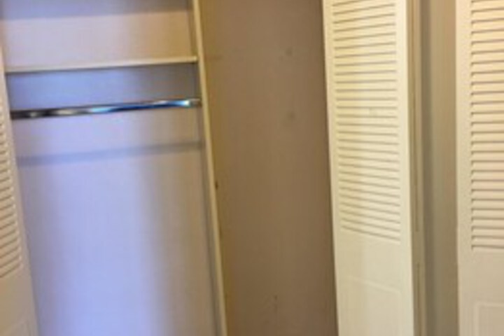 Room 6 of 16
