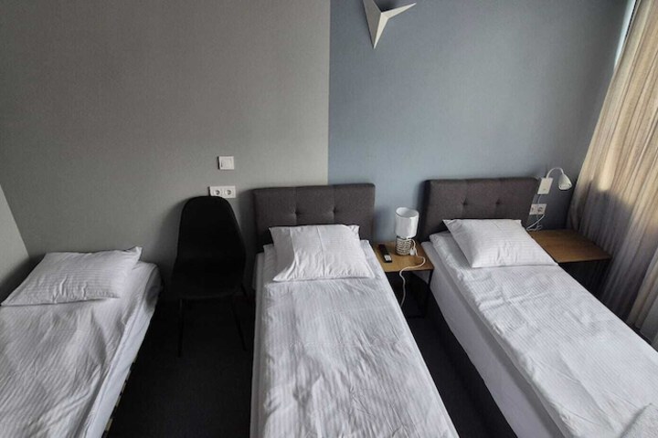 Room 9 of 84