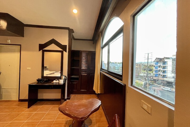 Room 26 of 34