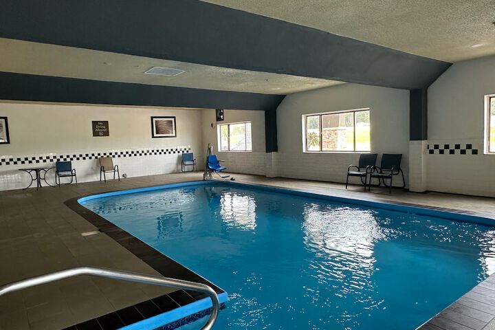 Pool 108 of 213