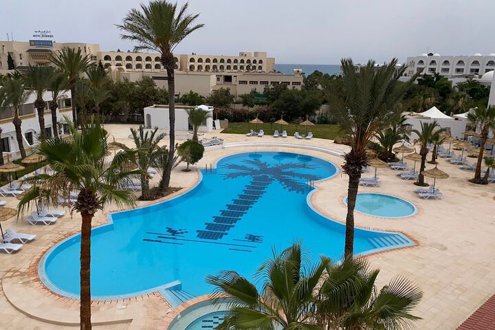 Hotel 5 of 6