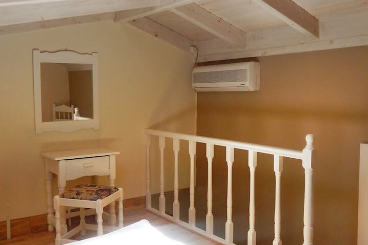 Room 16 of 37