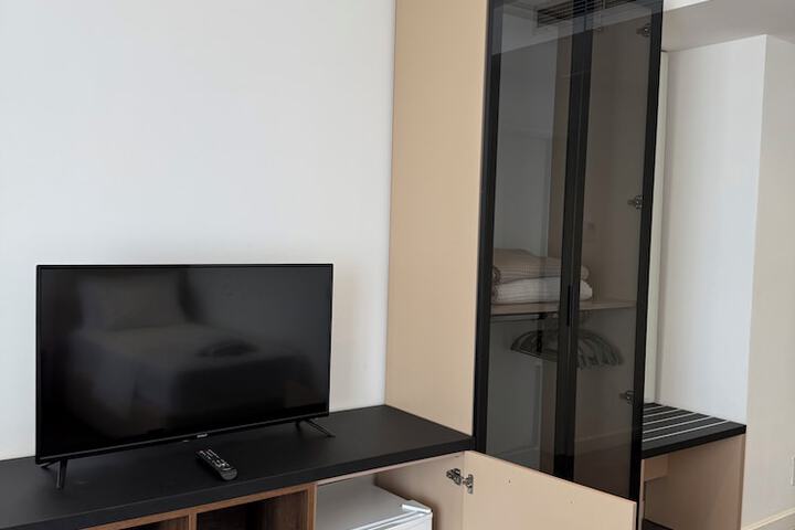 Room 81 of 207