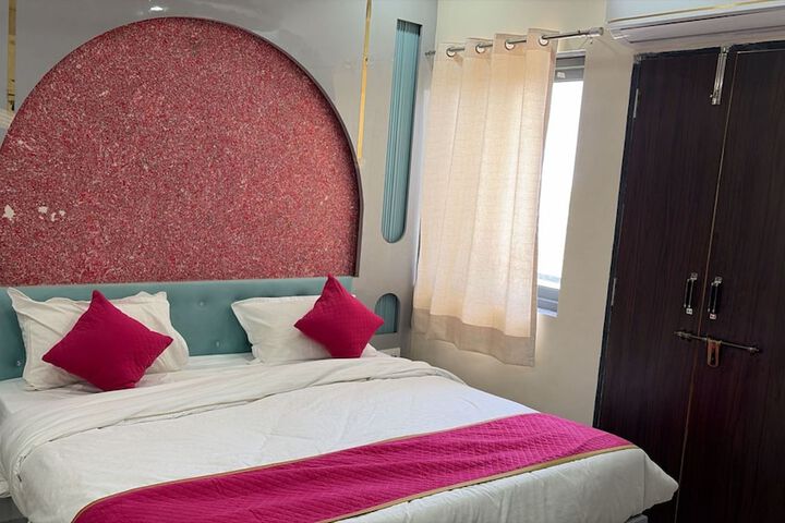 Room 8 of 44
