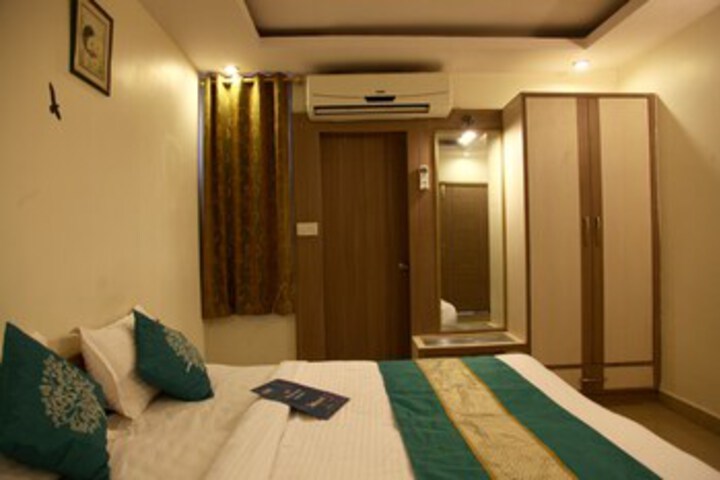 Room 26 of 35